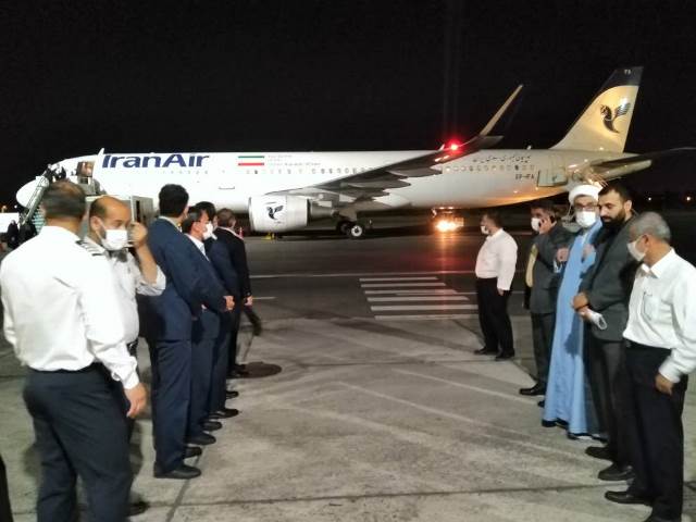 گزارش تصویری / استقبال از حجاج گیلانی خانه خدا در فرودگاه سردار جنگل رشت